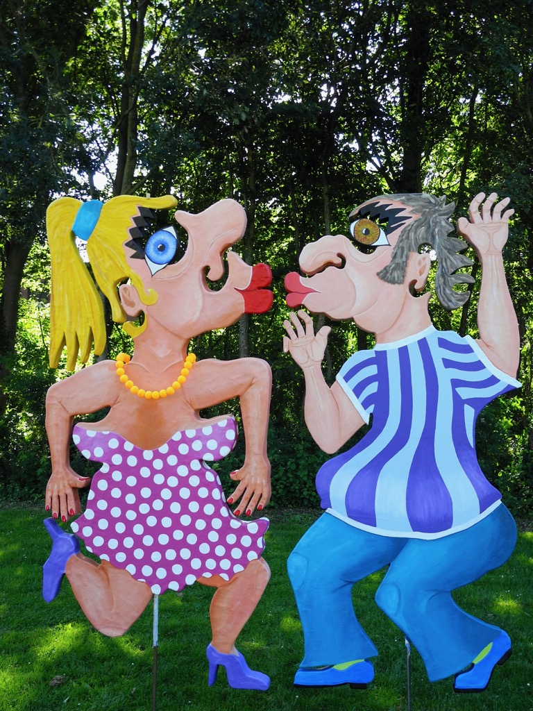 Old Love, 2015, ca. 250x125x10cm, Epoxy, Glass fibre and Acrylic, - 7000 Euro -